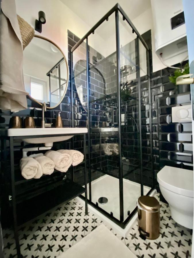 Modern Couples Coastal Getaway Mm Apartment Криквеница Екстериор снимка